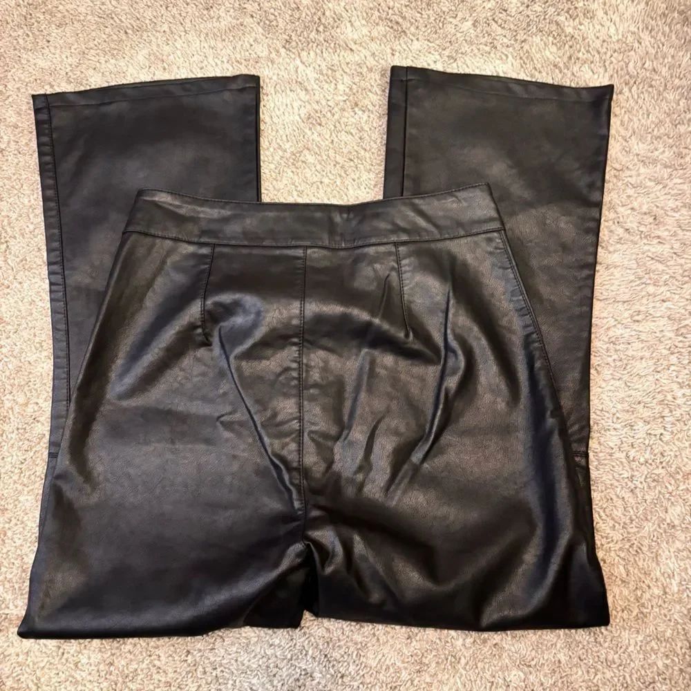 Free People Black Faux Leather Flare Pants Size 4 - Picture 6 of 6